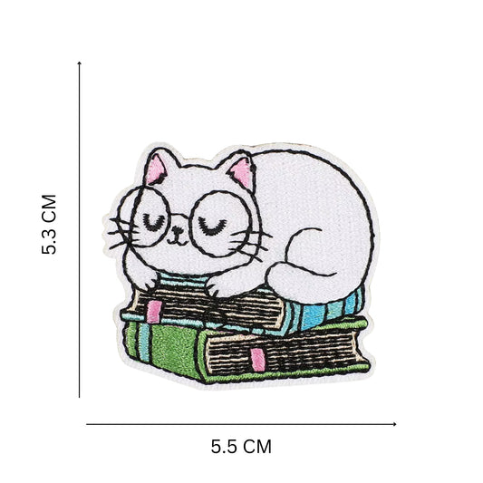 Cat on Books Iron-On Patch (5.5 × 5.3 cm) – Embroidered Patch for Denim, Jackets & Tote Bags