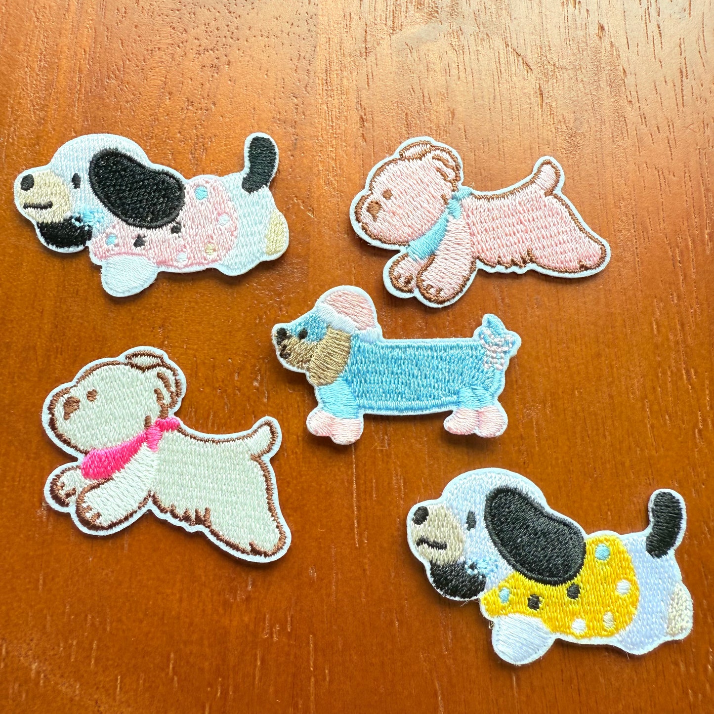 Set of 5 Cute Dog Embroidered Iron-On Patches – DIY Clothing & Accessories Decoration (3.2 cm)