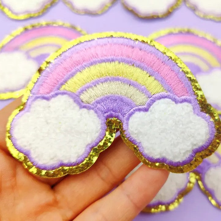 Glitter Rainbow Embroidered Patch with Fluffy Clouds – 8.5 x 5 cm Iron-On/Sew-On Applique for DIY Clothing & Accessories