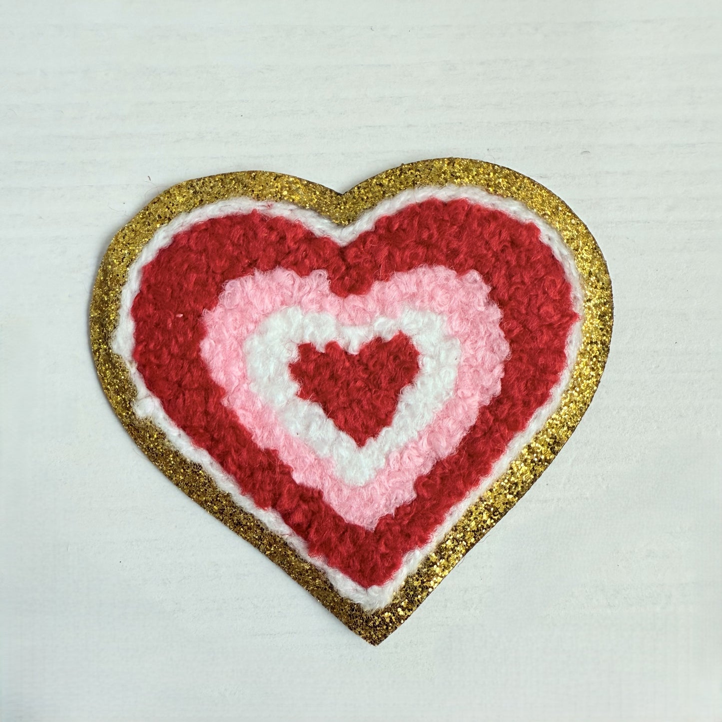Self-Adhesive and Iron On/Sew On Pink & Red Chenille Heart Patch – 5 cm x 5.8 cm for Quick Customization on Bags, Hats & DIY Projects